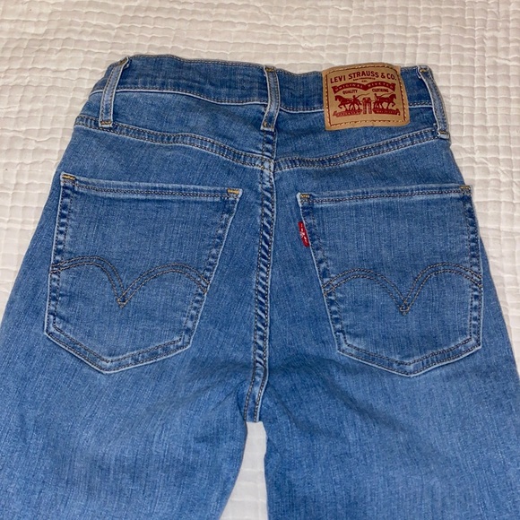 Levi’s high rise skinny jeans - Picture 1 of 4